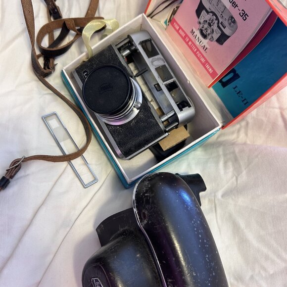 Vintage Lot of cameras, slide viewers, and other parts.Sold As Is. - Picture 14 of 15